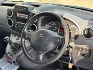 /photos/12159/371eb41a-9330-49be-9792-83d8b346f086_i320x240.jpg