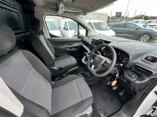 /photos/12159/566b4956-e1e5-4991-9d3f-16c42a6dbf97_i320x240.jpg