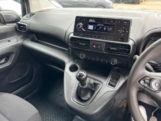 /photos/12159/93559e43-64bf-40ee-8fb1-76a872a71e2b_i320x240.jpg